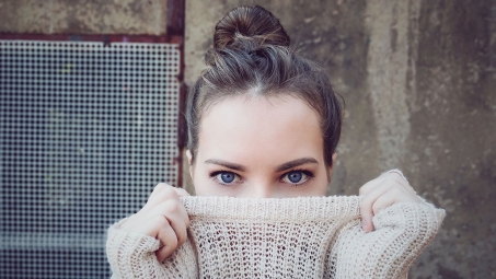  贾宝玉奇缘识金锁　薛宝钗巧合认通灵 